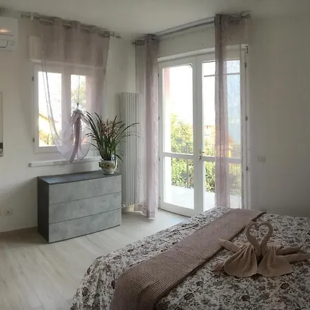 公寓 Angelina's House With View - *